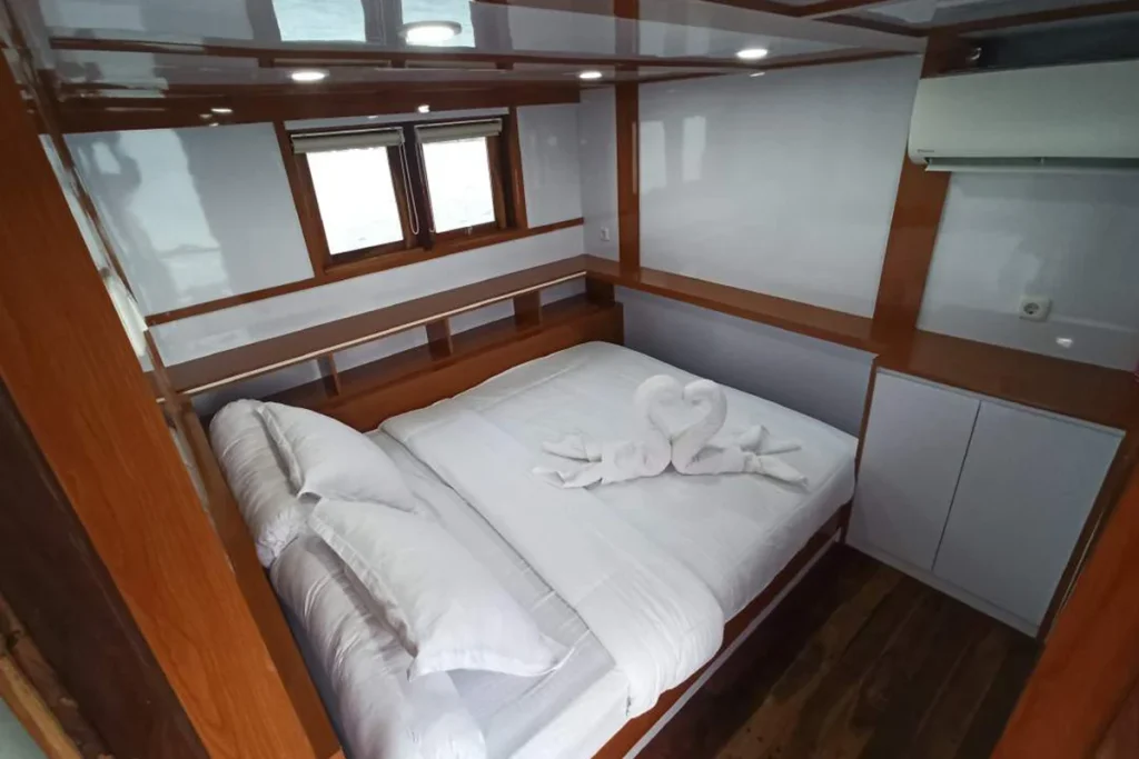 Solo Travellers and Small Groups Buying Out the Whole Boat