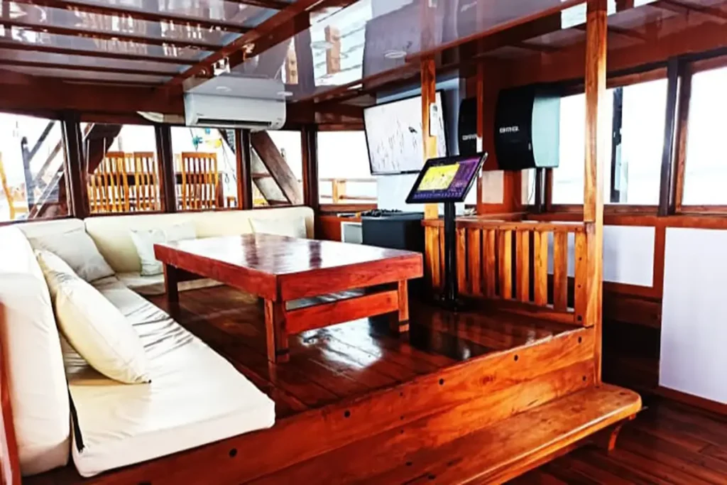 Who’s Onboard: Crew Roles and Service Standards on a Private Charter