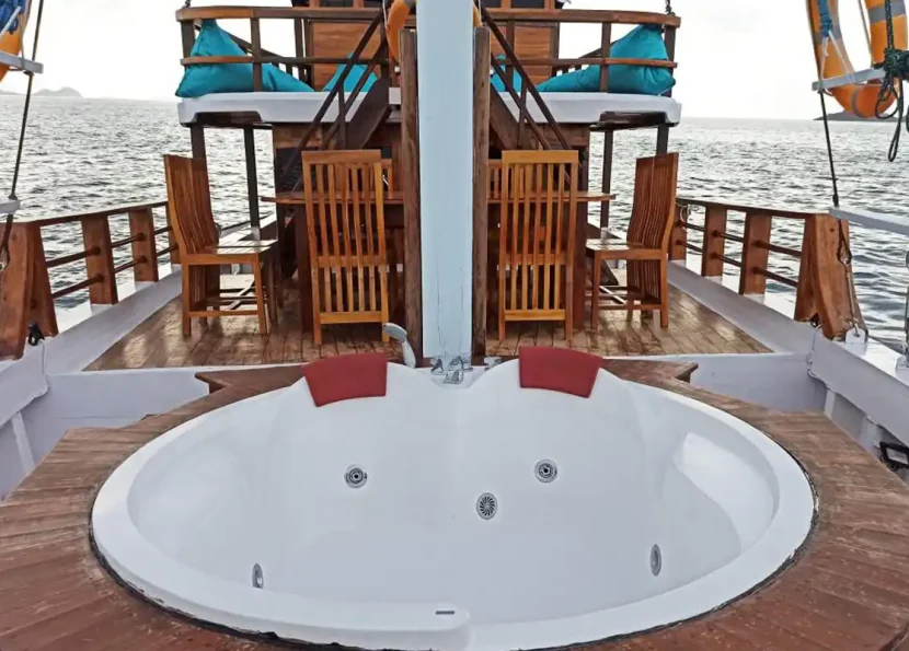 Proposals, Anniversaries and Birthdays on a Komodo Charter