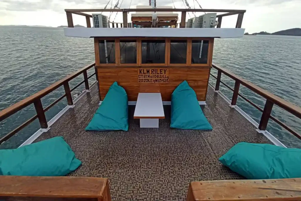 Riley Phinisi Honeymoon: Private Komodo Romance Guide