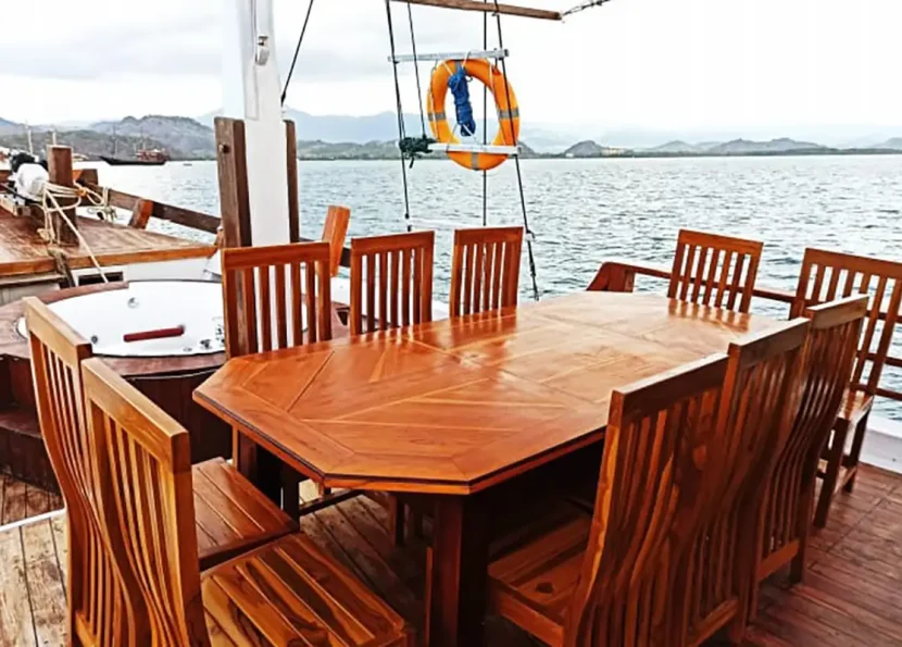 Riley Phinisi Food & Dining: A Private Chef at Sea